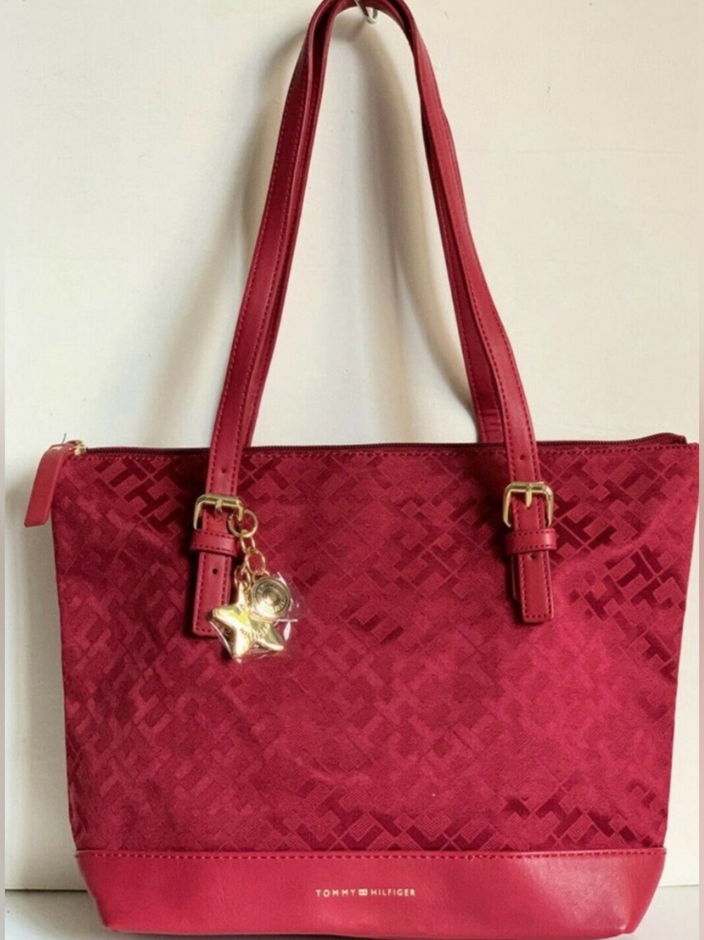 Tommy Hilfiger Red Textured
Tote Bag, Gold Accents excellent condition NWOT